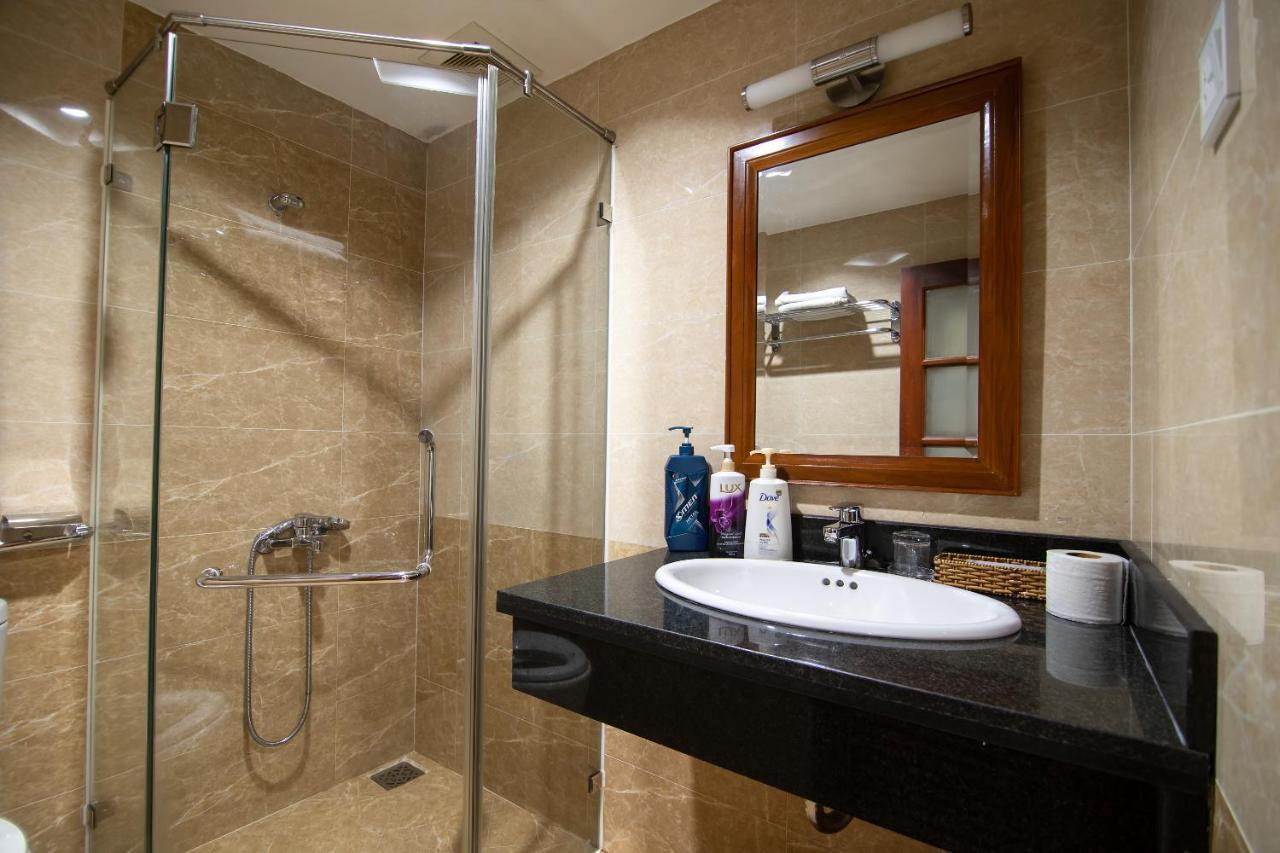 Reddoorz New Sun Khách sạn 2*
