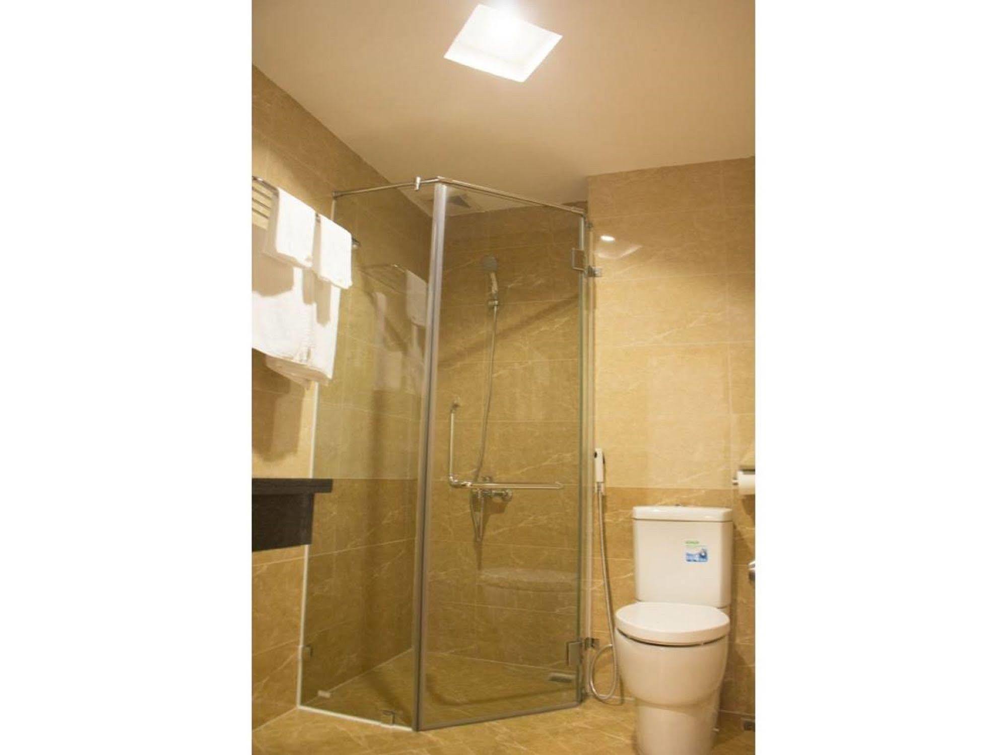 Reddoorz New Sun Khách sạn